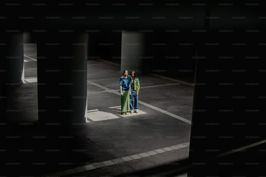 电影《东极岛》上映的含义是什么？